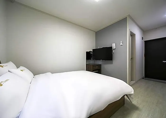 Hotel Js 2*