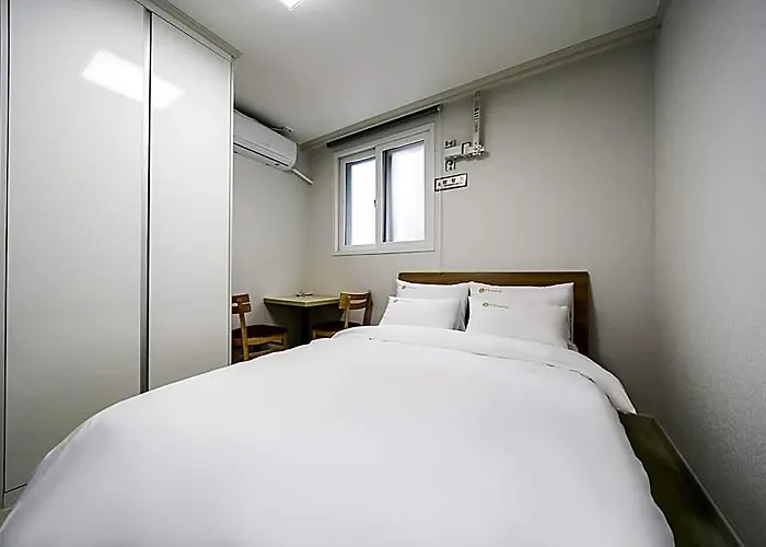 Hotel Js 2*