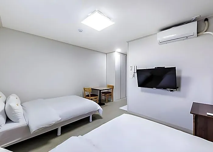 Hotel Js 2*
